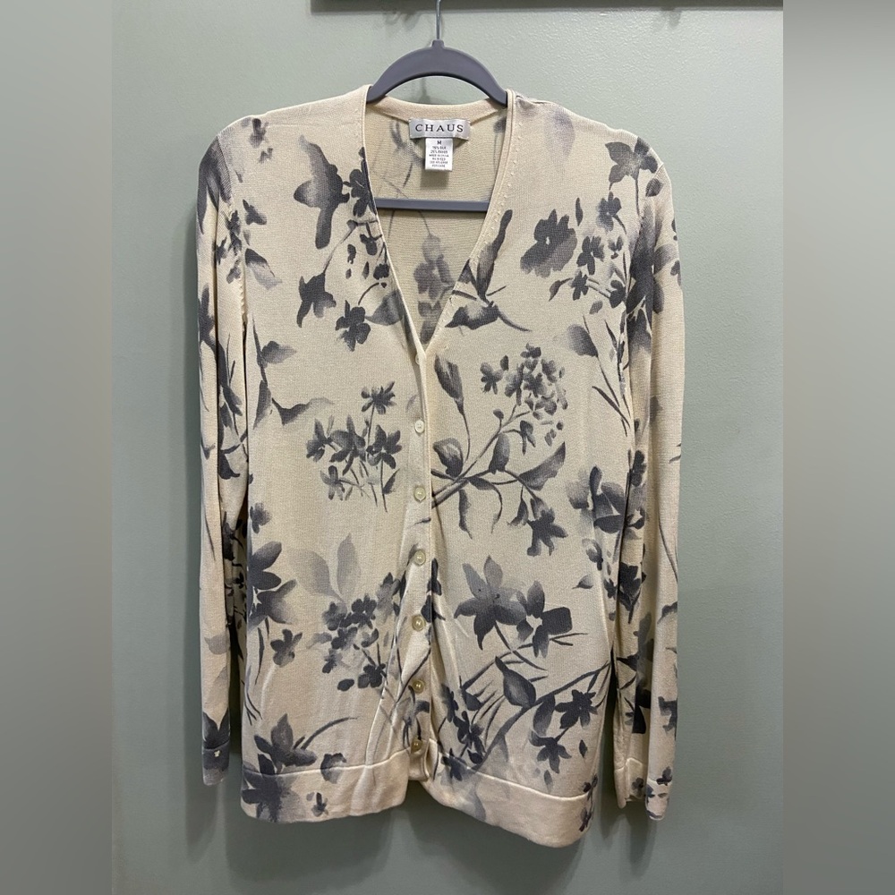 Chaus Women’s Cardigan Sweater Size Medium